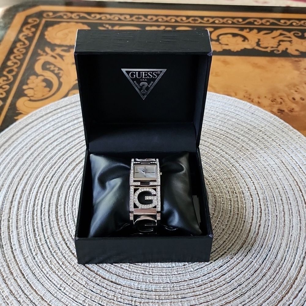 GUESS VINTAGE WATCH  - Picture 6 of 14